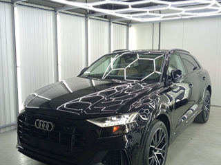 Audi Q8 foto 1