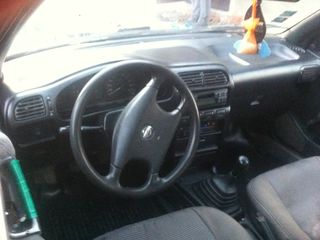 Nissan Sunny foto 5