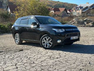 Mitsubishi Outlander foto 2