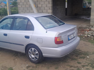 Hyundai Accent foto 2