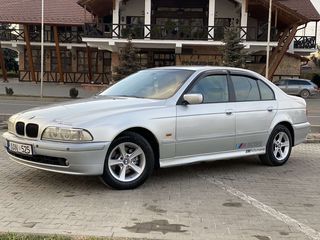 BMW 5 Series foto 5