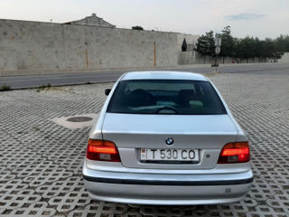 BMW 5 Series foto 4