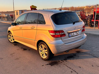 Mercedes B-Class foto 5