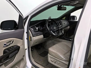 KIA Carnival foto 7