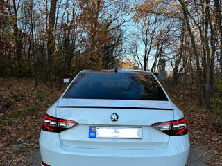 Skoda Superb foto 2