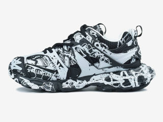 Balenciaga Track Graffiti Black/White Unisex foto 0