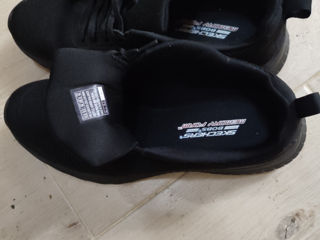 Новые кроссовки Skechers р.44