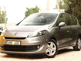 Renault Grand Scenic foto 1