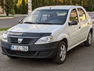 Dacia Logan foto 1