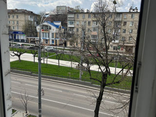 Apartament cu 2 camere, 42 m², Centru, Chișinău foto 2