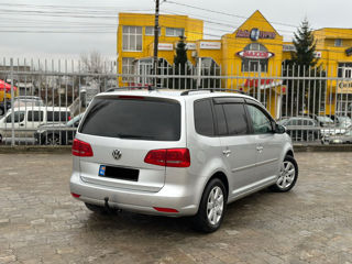 Volkswagen Touran foto 3