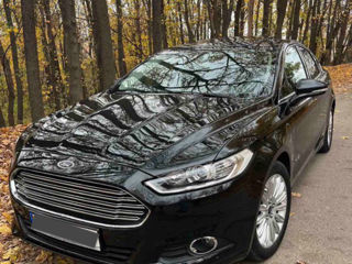 Ford Fusion foto 2