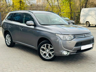 Mitsubishi Outlander foto 3