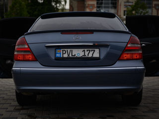 Mercedes E-Class foto 2