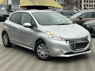 Peugeot 208 foto 4