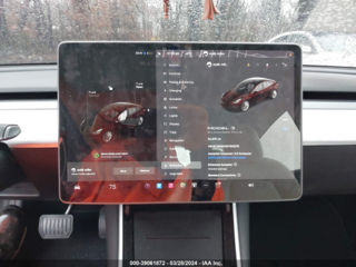 Tesla Model 3 foto 17