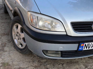 Opel Zafira foto 2