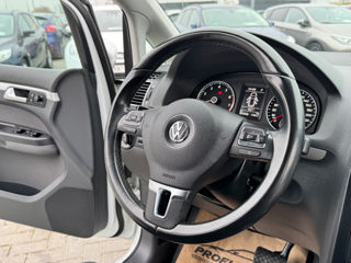 Volkswagen Touran foto 9