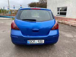 Nissan Versa foto 6