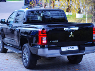 Mitsubishi L200 foto 2