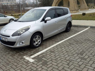 Renault Grand Scenic foto 2