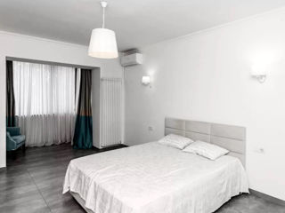 Apartament cu 2 camere, 70 m², Centru, Chișinău foto 1