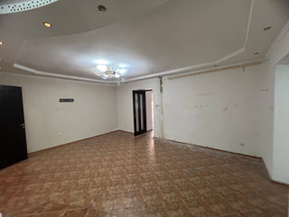 Apartament cu 3 camere, 79 m², Râșcani, Chișinău foto 2