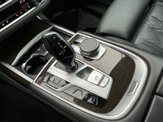 BMW 7 Series foto 13