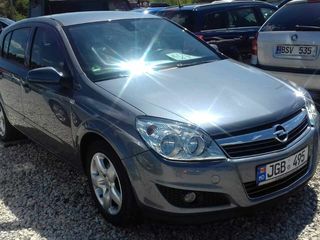 Opel Astra foto 1