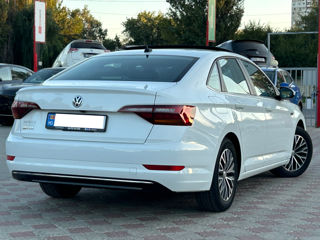 Volkswagen Jetta foto 4