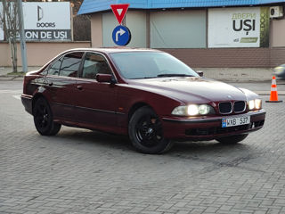 BMW 5 Series foto 7