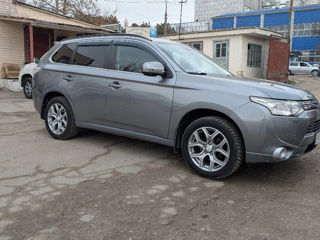 Mitsubishi Outlander foto 3