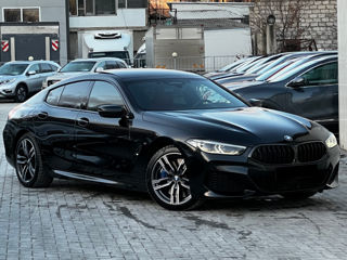 BMW 8 Series foto 4