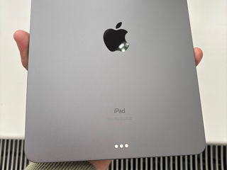 Продам iPad Pro 2020 года Wifi A2228 foto 1