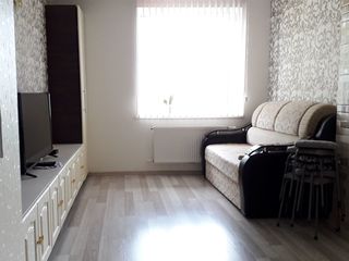 Se vinde apartament cu 2odăii foto 1