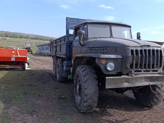 Ural 375