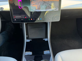 Tesla Model 3 foto 8