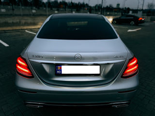 Mercedes E-Class foto 2