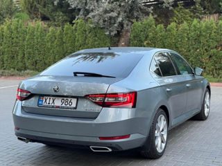 Skoda Superb foto 3