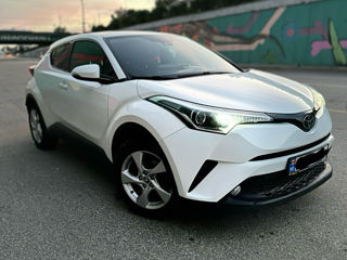 Toyota C-HR foto 2