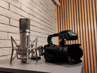 Canon XA10 + микрофон