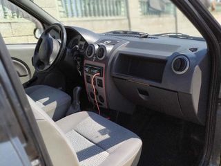 Dacia Logan foto 2