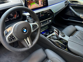 BMW 5 Series foto 3