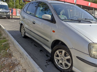 Nissan Almera Tino foto 9