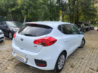 KIA Ceed foto 2