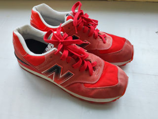 Vând pantofi sport New balance 574 purtate puțin.