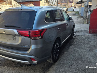 Mitsubishi Outlander foto 5