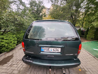 Chrysler Voyager foto 8