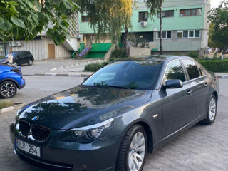 BMW 5 Series foto 4