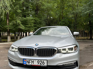 BMW 5 Series foto 2